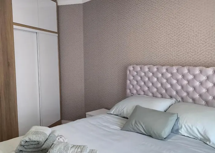 Mina Lux Daire Paraćin