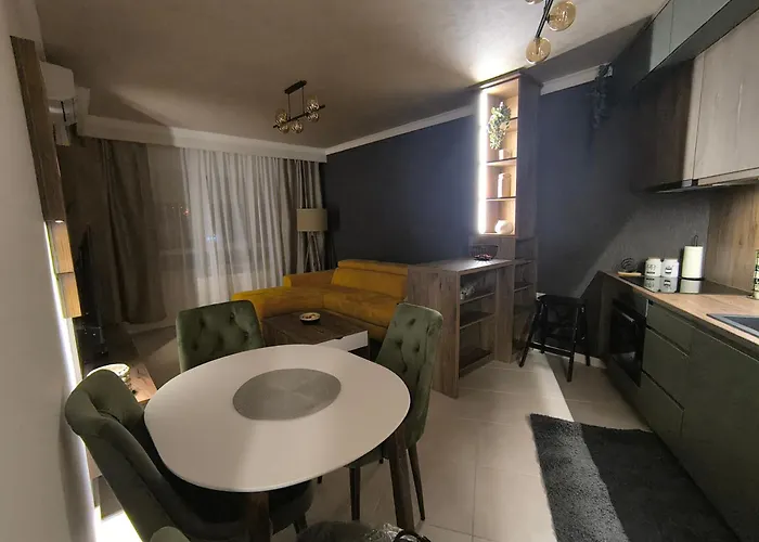 Mina Lux Daire Paraćin